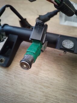 Vstřiky s lištou a kabel. svazkem - Peugeot 206 - 4