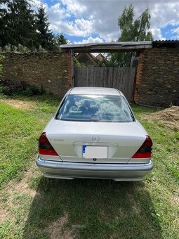 Mercedes-Benz w202 c240 V6 125kw ročník 2000 - 4