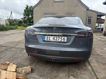 Tesla model S 85 free supercharger po repasu nizky najezd - 4