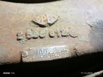 Stará převodovka, nebo rozvodovka na válečný Opel. - 4