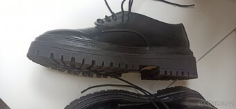 Dámské boty vel. 40 Baťa - 4