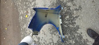 Pravy predni blatnik fabia 3 - 4