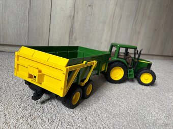 Traktor John Deere + sklápěcí vůz - 4