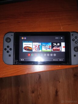 prodám Nintendo switch V2 - 4