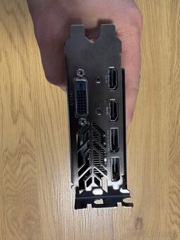AMD Radeon RX590 - 8 GB - 4