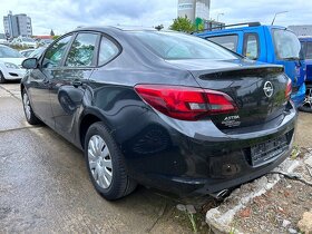 Opel Astra J sedan TURBO - 4