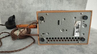 Starý telefon Tesla k dekoraci. - 4