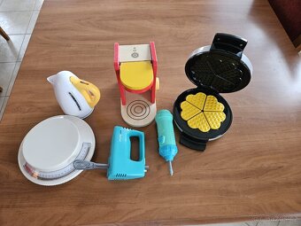 Dětská kuchyňka s doplňky – kompletní set na hraní - 4
