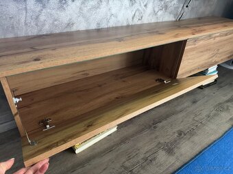 Zavesny stolek pod TV, lowboard, dub wotan -180cm -NOVA - 4