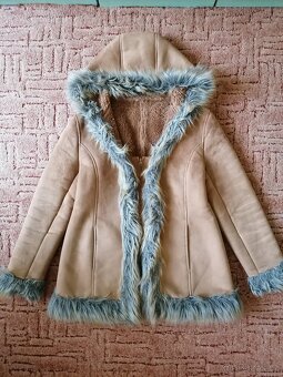 Dámský kožich s kapucí - 4