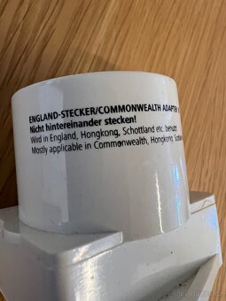 Adaptér cestovní do zásuvky UK - 4