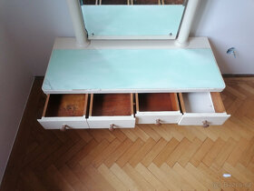 Komoda se zrcadlem + gauč - 4