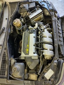 Renault Clio 16v - 4