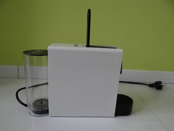 Kávovar na kapsle Espresso Krups Nespresso Essenza mini - 4