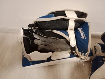 Prodám Brankařské rukavice Reebok SR - 4