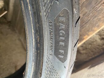 225/40r19 goodyear f1 - 4