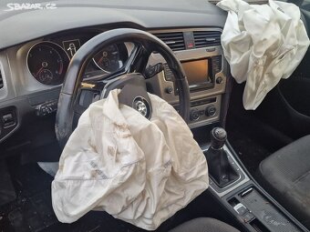 bouraný Volkswagen Golf 7 - 4