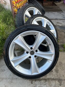 275/35 r20 - 4