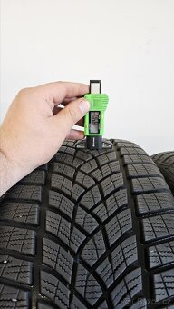 Zimní pneumatiky 225/40/19, Goodyear, DOT3021 - 4