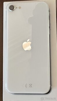 Apple iPhone SE (2020) 64GB bílá barva - 4