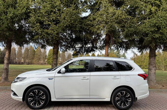 Mitsubishi Outlander 2.0 4WD Plug-In Hybrid - 4