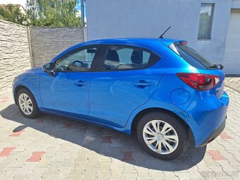 Mazda 2, 1,5 / 77kW, servisováno, malá spotřeba - 4