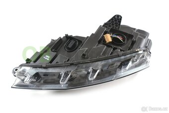 Skoda octavia III Pravý Bixenon - 4