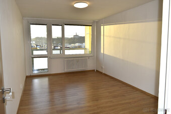 Náchod - pronáme bytu 3+1 s lodžií - 4