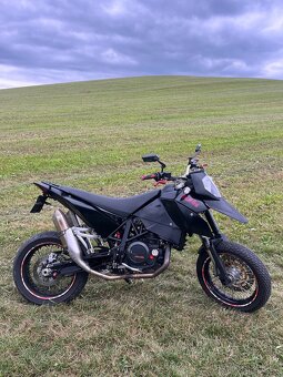 KTM 690 SUPERMOTO - 4