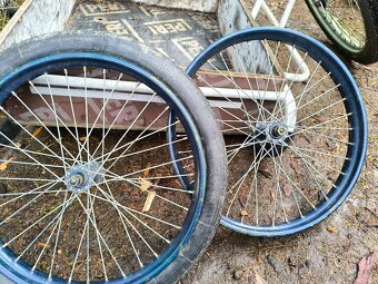 Velký dvoukolák (na menší opravu) - 4