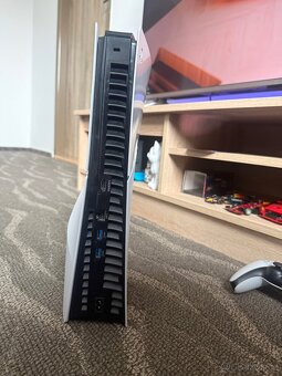 Prodej PS5 Slim 1TB + 2x ovladač + 4 hry - 4