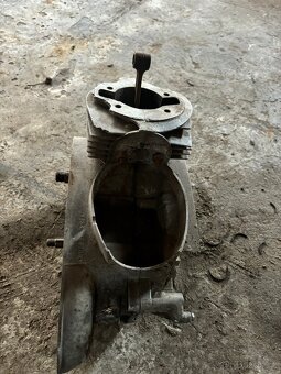 Polomotor JAWA 250 353 - 4