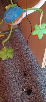 Kolotoč nad postýlku - 4