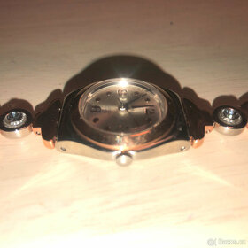 Nove damské hodinky Swatch - 4