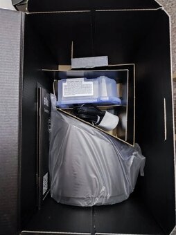 Elektrický holicí strojek Braun Series 9 PRO+, čistící sada - 4