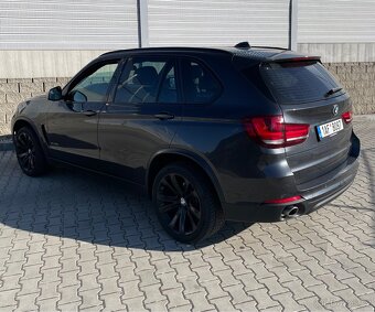 BMW X5 F15 3,0d/190kw/ CZ/ 2majitel /HEAD UP/ servis BMW - 4