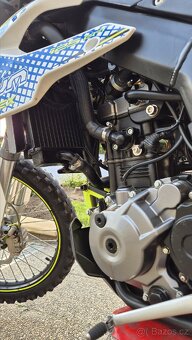 UM DSR EX 125 EFI - 4