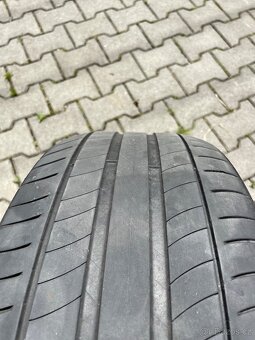 225/50R18 - 4