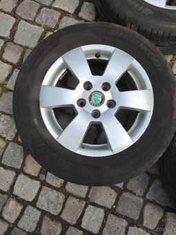 Prodám orig alu 15 škoda Octavia 2 5x112 ET 47 letní pneu - 4