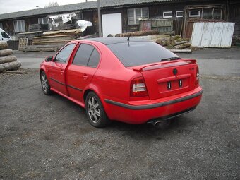 Skoda Octavia RS1 Cervena - 4