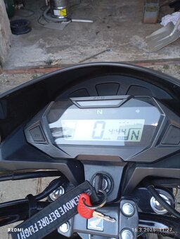 Honda CB 125f - 4