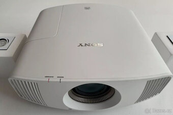 Špičkový 4k SXRD Sony HDR domácí kino projektor typ VPL-VW59 - 4