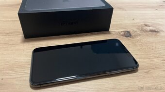 Apple iPhone 11 Pro Max 256GB, příslušenství, 4990Kč - 4
