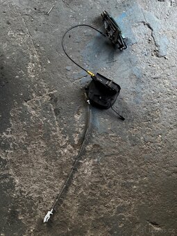 BMW e46 Coupe/cabrio-Klika + zámek - 4