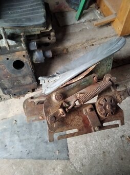 Prodám originál sedačku na ZETOR25- LAVOR-3500,- - 4