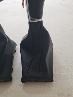 Radiaca páka pre DSG automat AUDI / čierna biela červená nit - 4