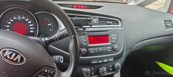 Prodám auto Kia Ceed - 4