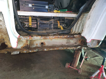 Autoklempířské a jiné servisní práce - Čištění interiéru - 4