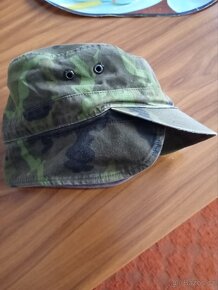 Prodám voj.čepici s odznakem - 4