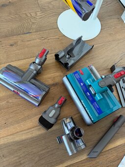 Vysavač Dyson V15s Detect Submarine™ pro mokré a suché vysáv - 4